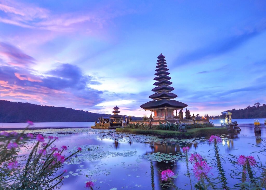 Bali dibuka wisata